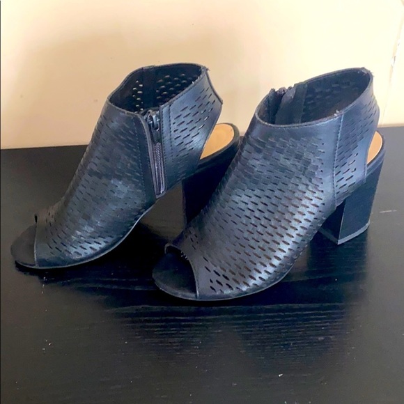 FINAL PRICE Soda Black Peep Toe Open Booties Size 6 - Picture 2 of 5